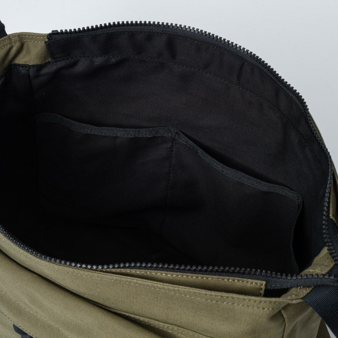 MARGARET HOWELL idea Weather proof ショルダー(L) カーキ