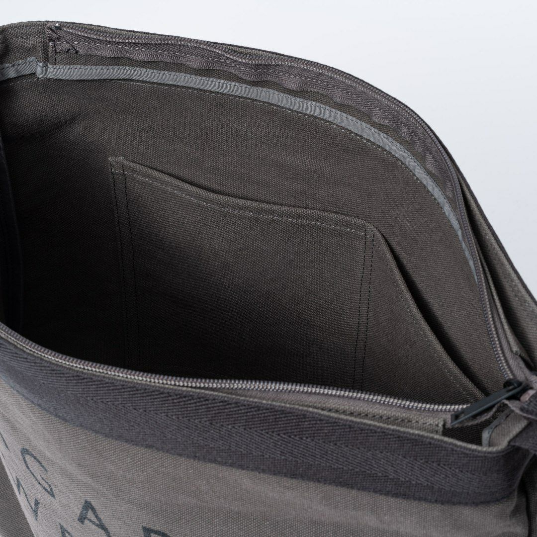 MARGARET HOWELL idea Big logo ショルダー(M) グレー