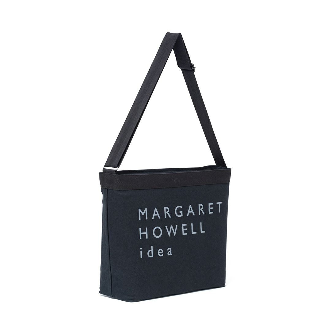 MARGARET HOWELL idea Big logo ショルダー(M) ブラック