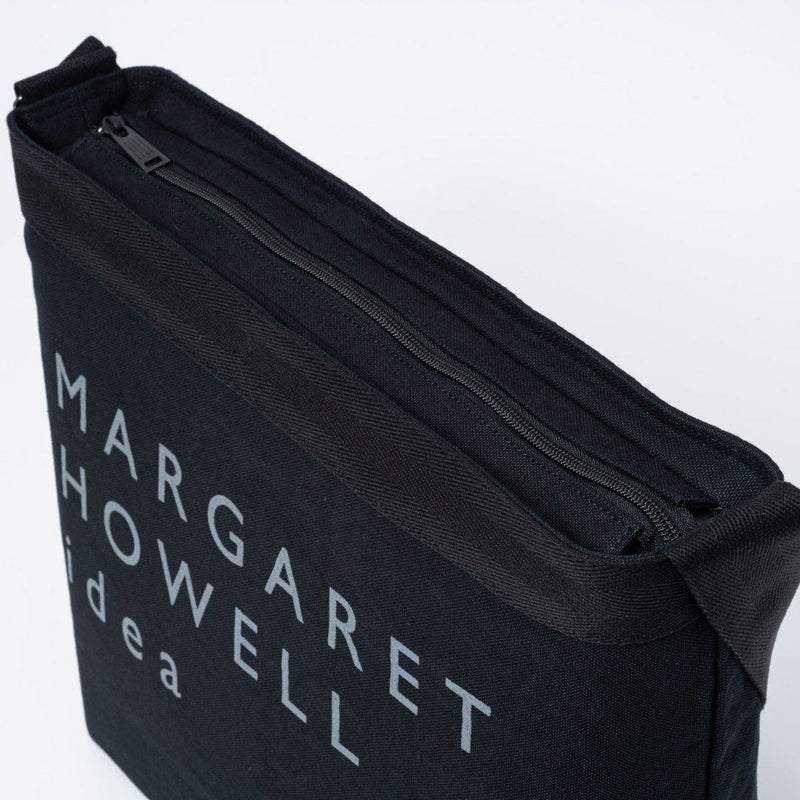 MARGARET HOWELL idea Big logo ショルダー(M) ブラック