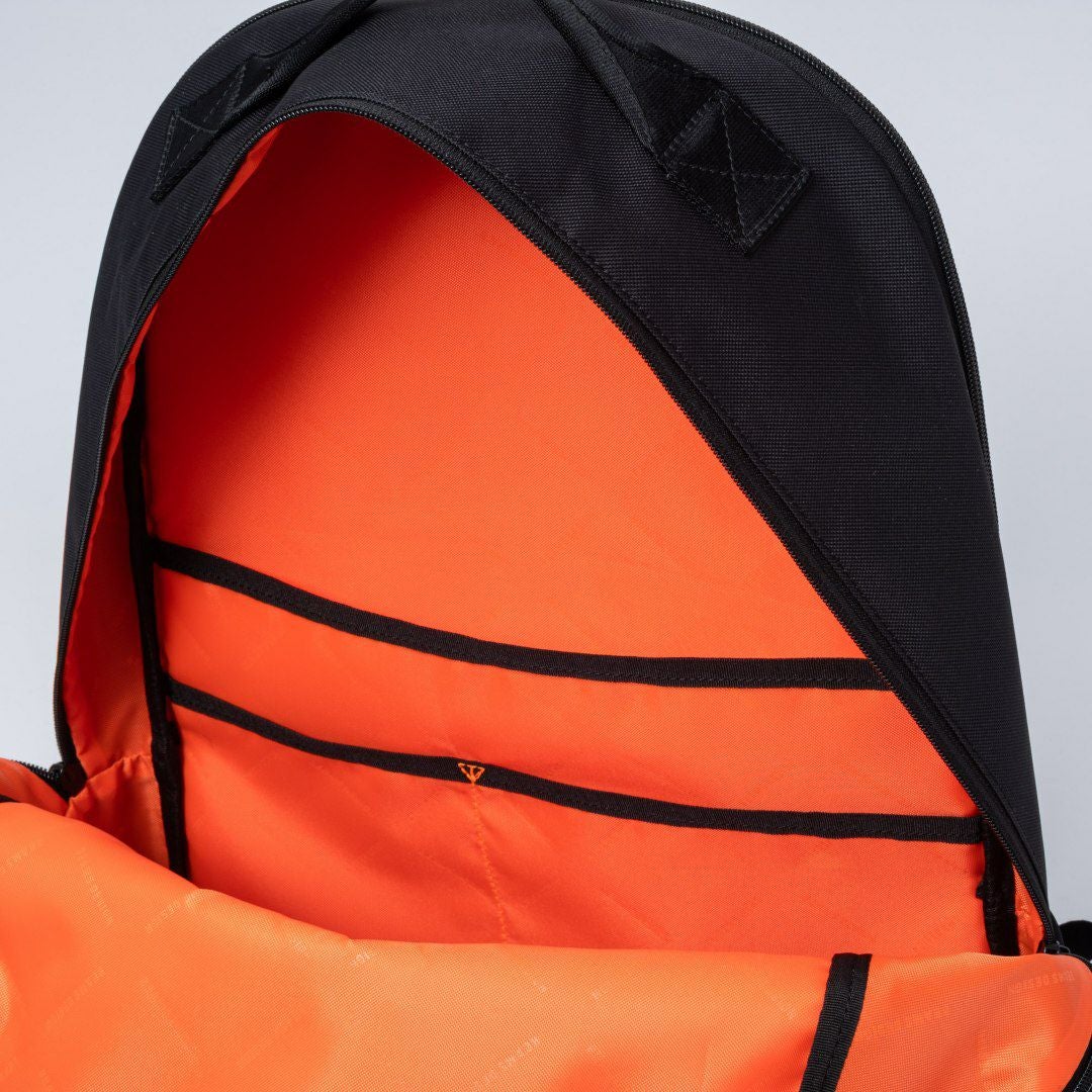 BEAMS DESIGN Impact バッグパック ブラック