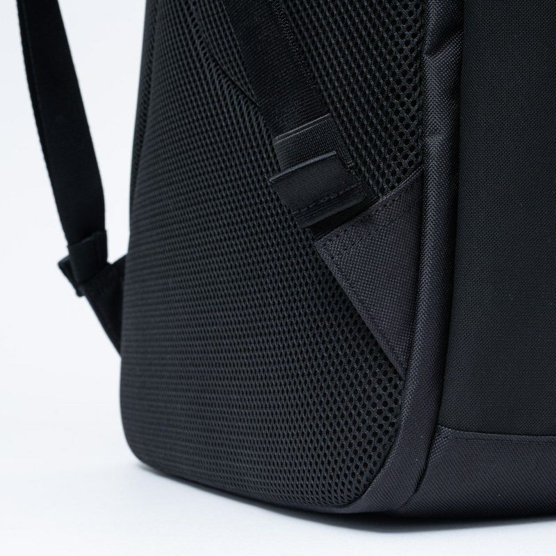 BEAMS DESIGN Impact バッグパック ブラック