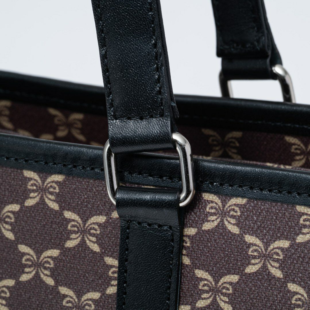 U by ungaroアレクシア トート ブラック