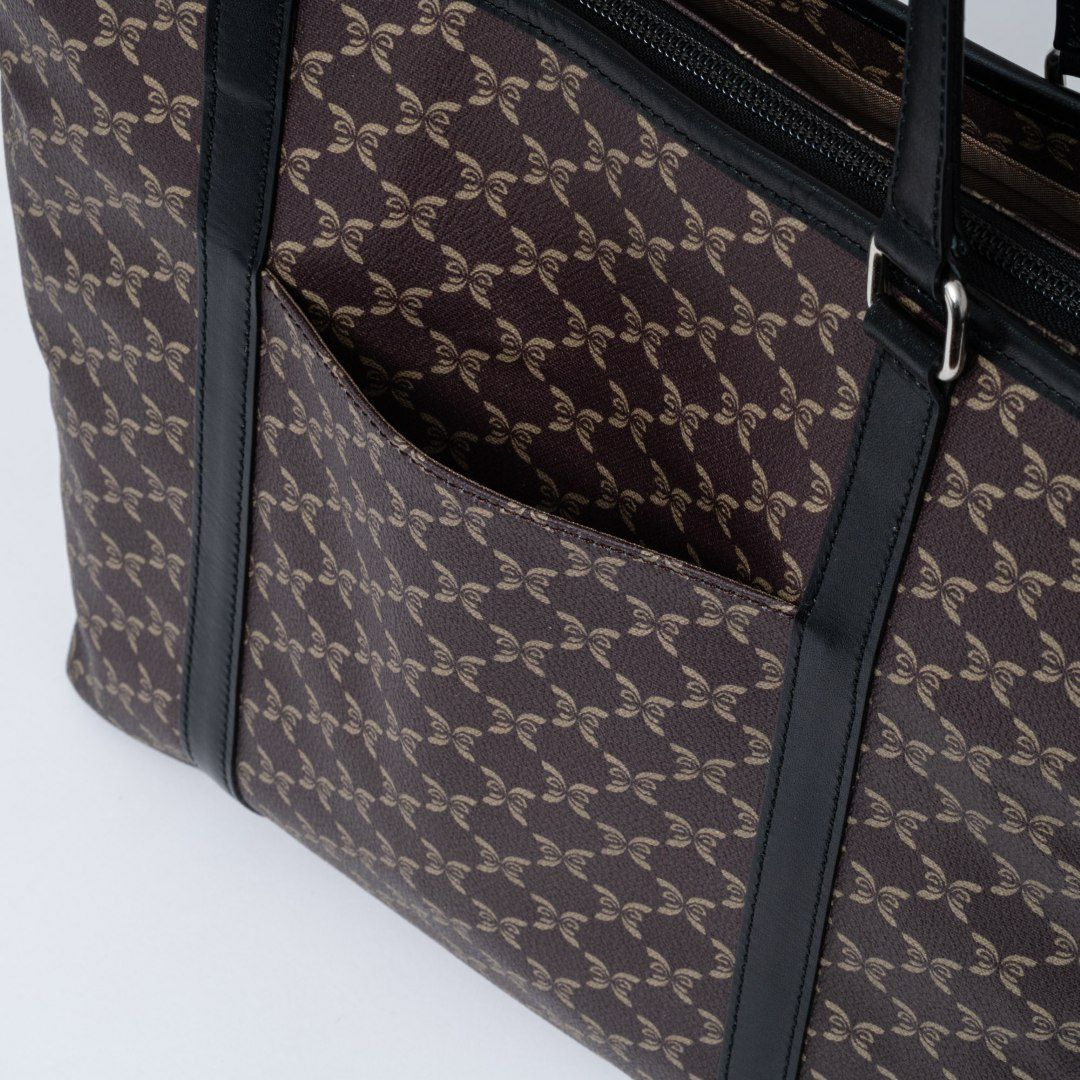 U by ungaroアレクシア トート ブラック