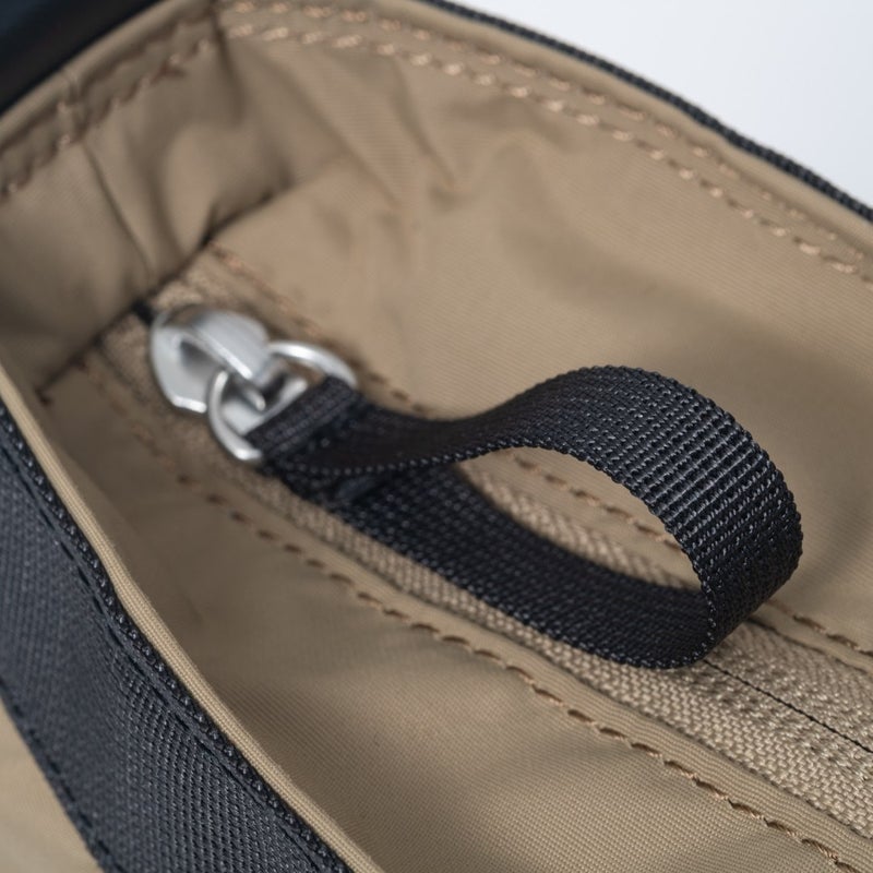 ARGARET HOWELL idea ウエイレット ポシェット ベージュ