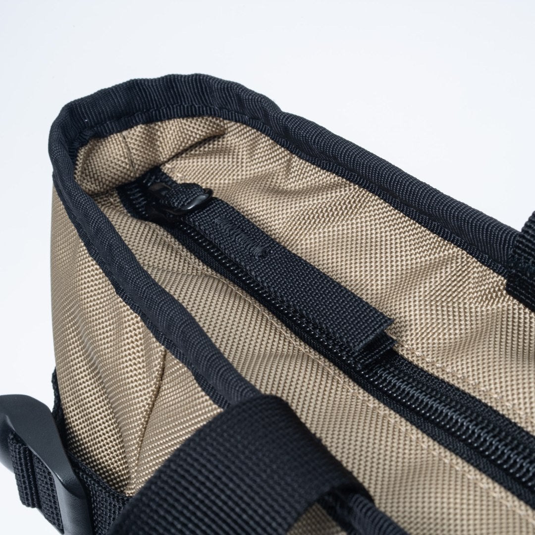 BEAMS DESIGNSlash バックパック【BMMH6BR2】 ベージュ