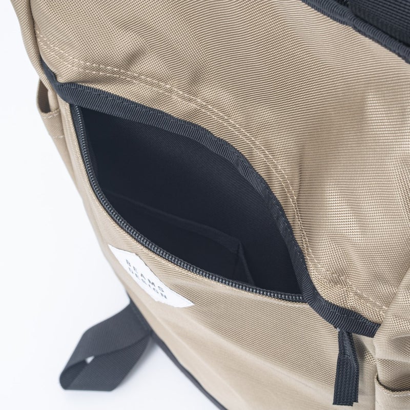 BEAMS DESIGNSlash バックパック【BMMH6BR2】 ベージュ