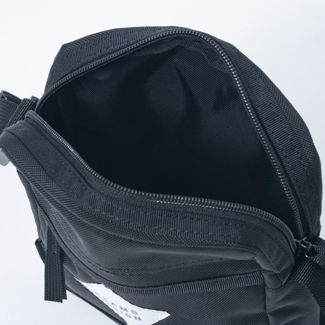 BEAMS DESIGNSlash ショルダーバッグ【BMMH6BS1】 ブラック