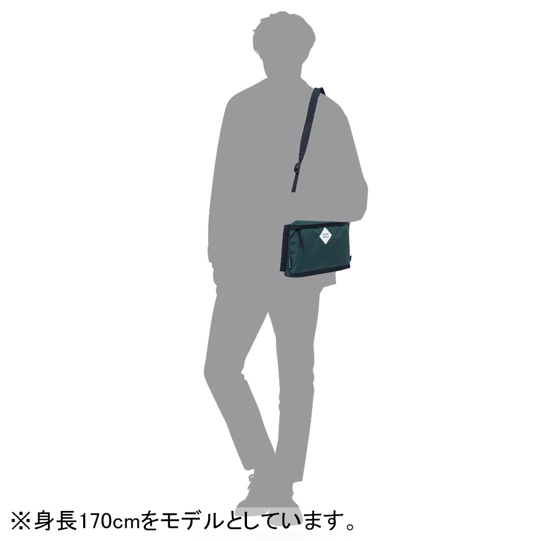 BEAMS DESIGN Slash ショルダーバッグ【BMMH6BS2】