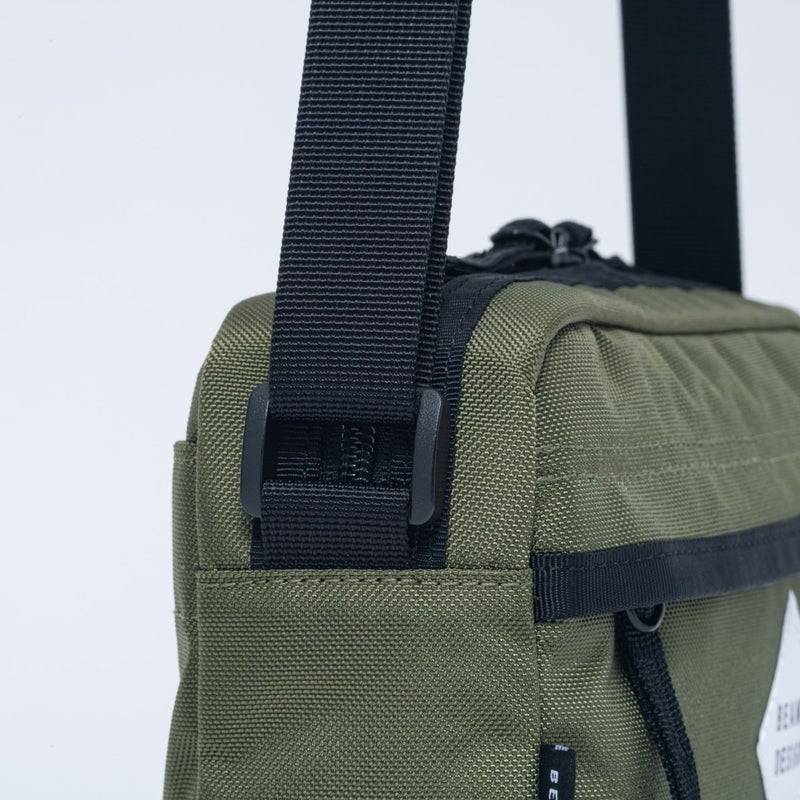 BEAMS DESIGNSlash ショルッダーバッグ【BMMH6BS4】 カーキ