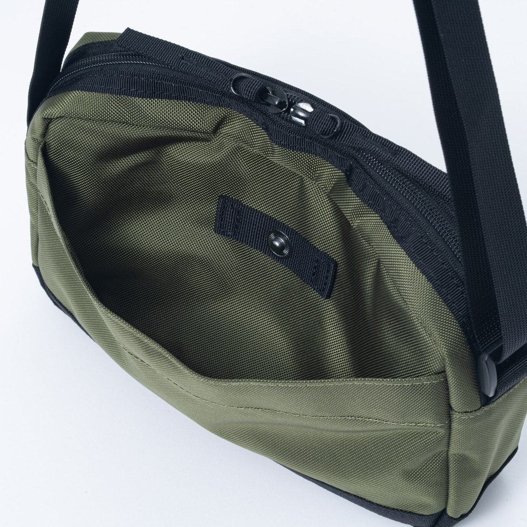 BEAMS DESIGNSlash ショルッダーバッグ【BMMH6BS4】 カーキ