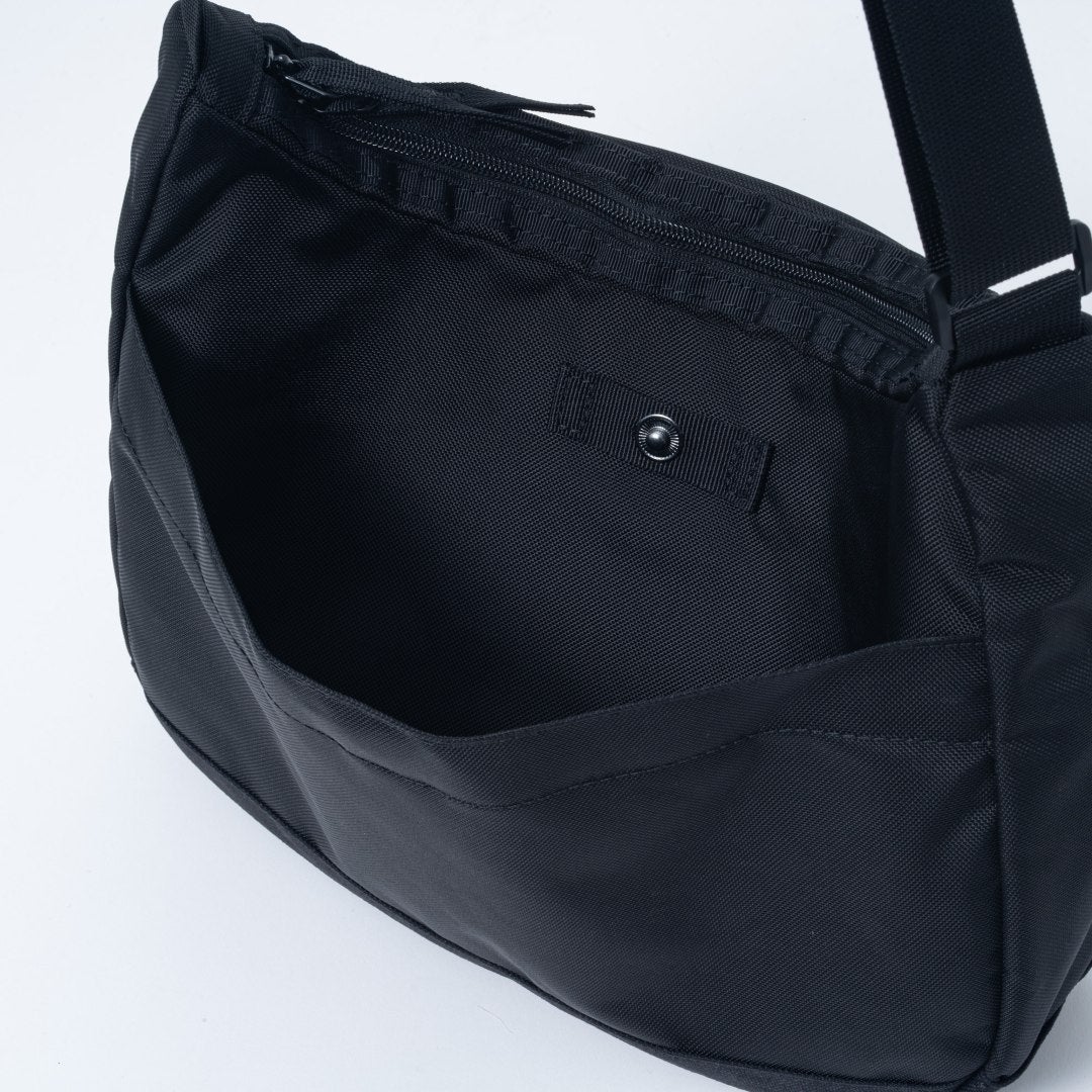 BEAMS DESIGNSlash ショルダーバッグ【BMMH6BS5】 ブラック