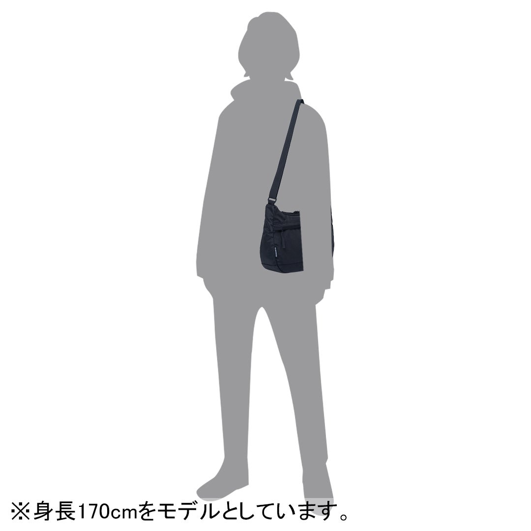 BEAMS DESIGN Slash ショルダーバッグ【BMMH6BS5】
