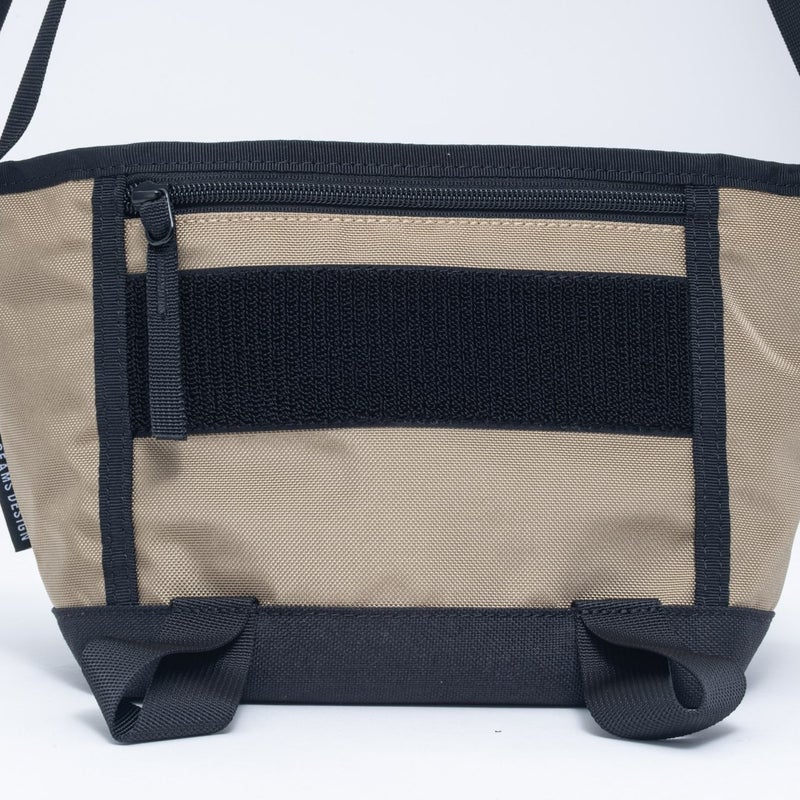 BEAMS DESIGNSlash ショルダーバッグ【BMMH6BS6】 ベージュ