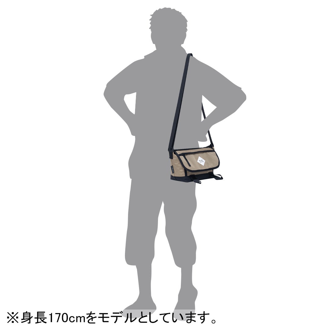 BEAMS DESIGN Slash ショルダーバッグ【BMMH6BS6】