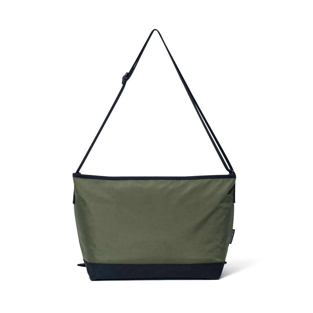 BEAMS DESIGNSlash ショルダーバッグ【BMMH6BS7】 カーキ