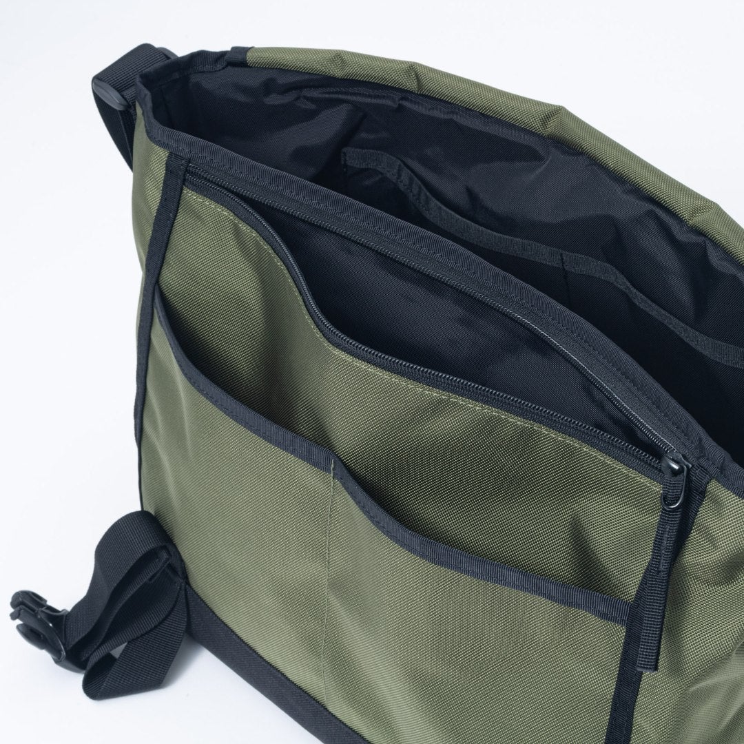 BEAMS DESIGNSlash ショルダーバッグ【BMMH6BS7】 カーキ