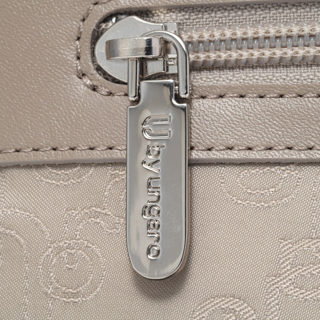 U by ungaro マノン 2WAYハンド ベージュ