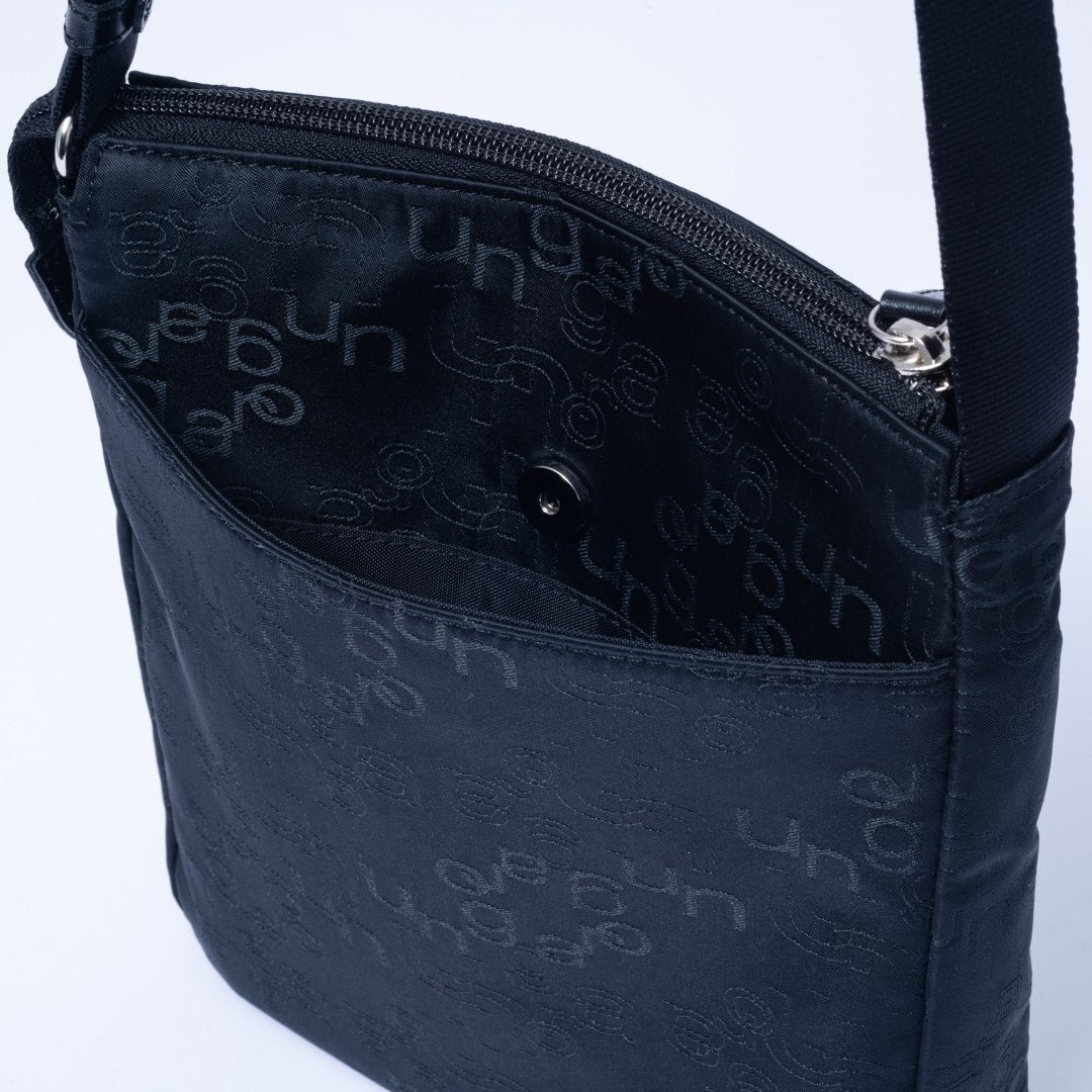 U by ungaro マノン ポシェット ブラック
