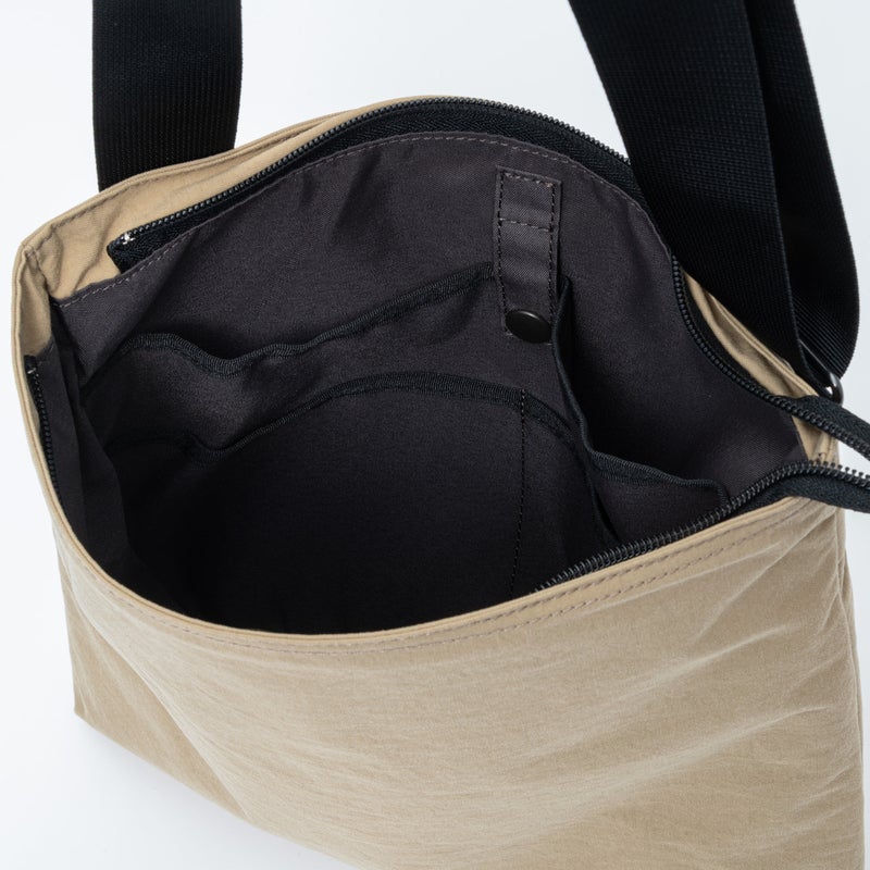 MARGARET HOWELL idea Minimal tech サコッシュ ベージュ