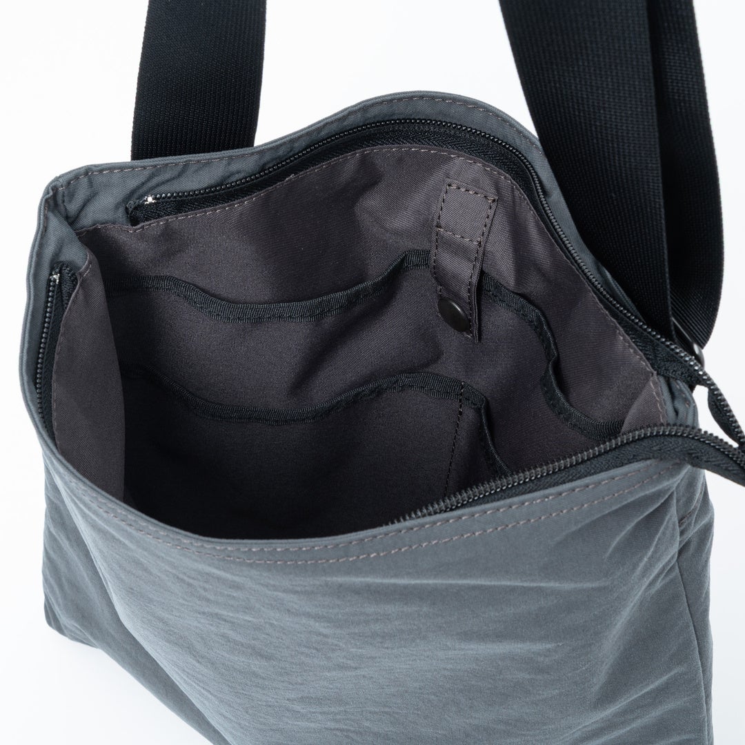 MARGARET HOWELL idea Minimal tech サコッシュ グレー