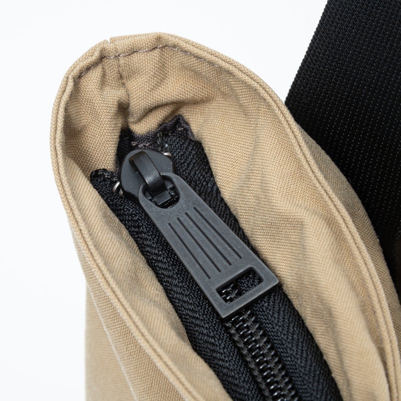 MARGARET HOWELL idea Minimal tech サコッシュ ベージュ