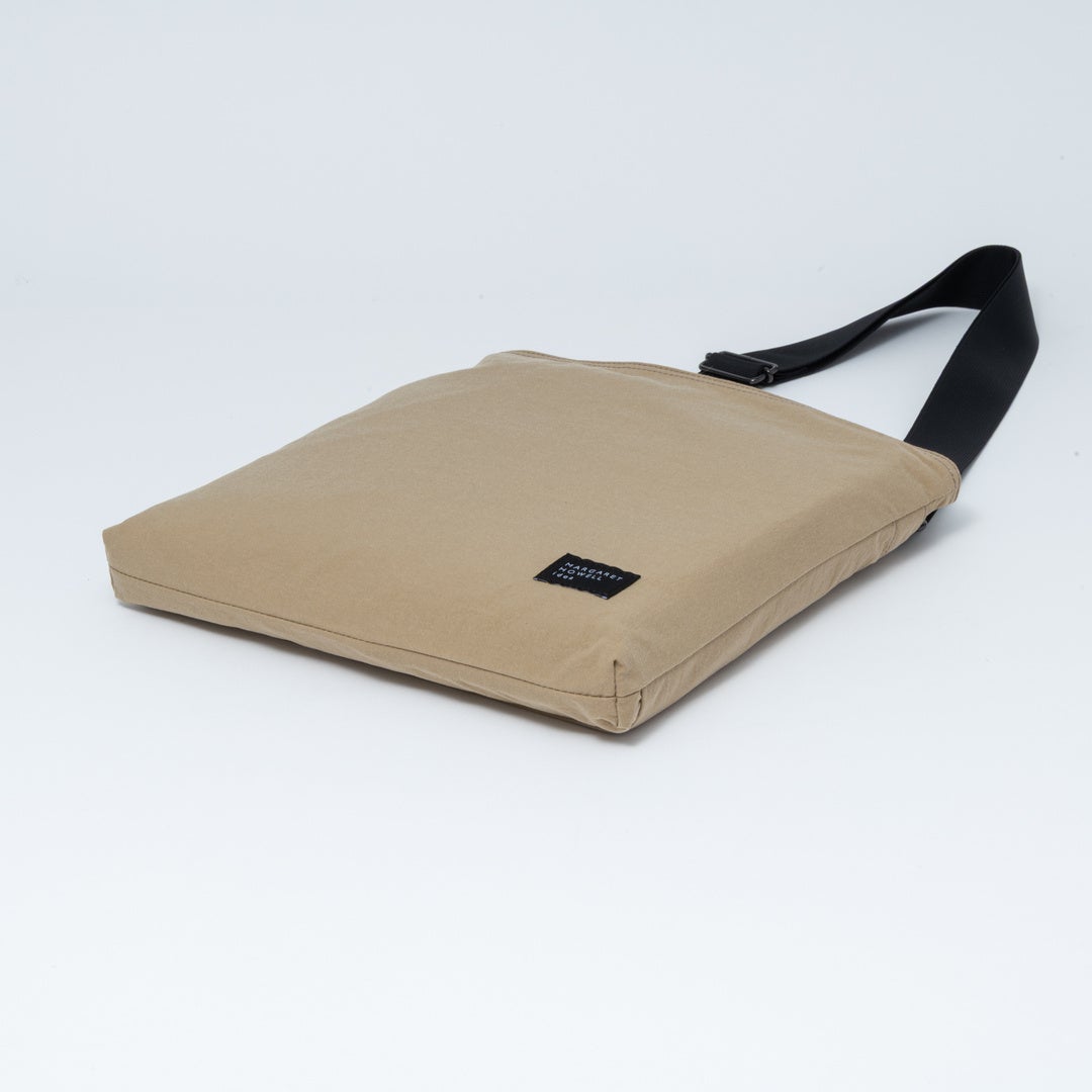 MARGARET HOWELL idea Minimal tech サコッシュ ベージュ