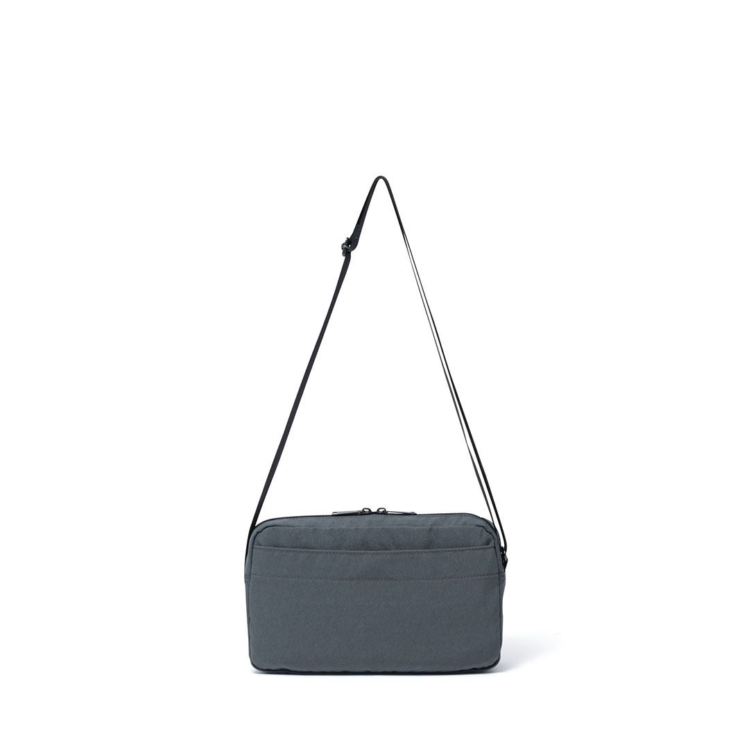 MARGARET HOWELL idea Minimal tech ショルダーバッグ グレー