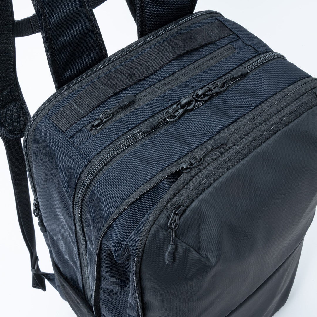 BEAMS DESIGN ABILITY バックパック【BMMH4CR7】 ネイビー