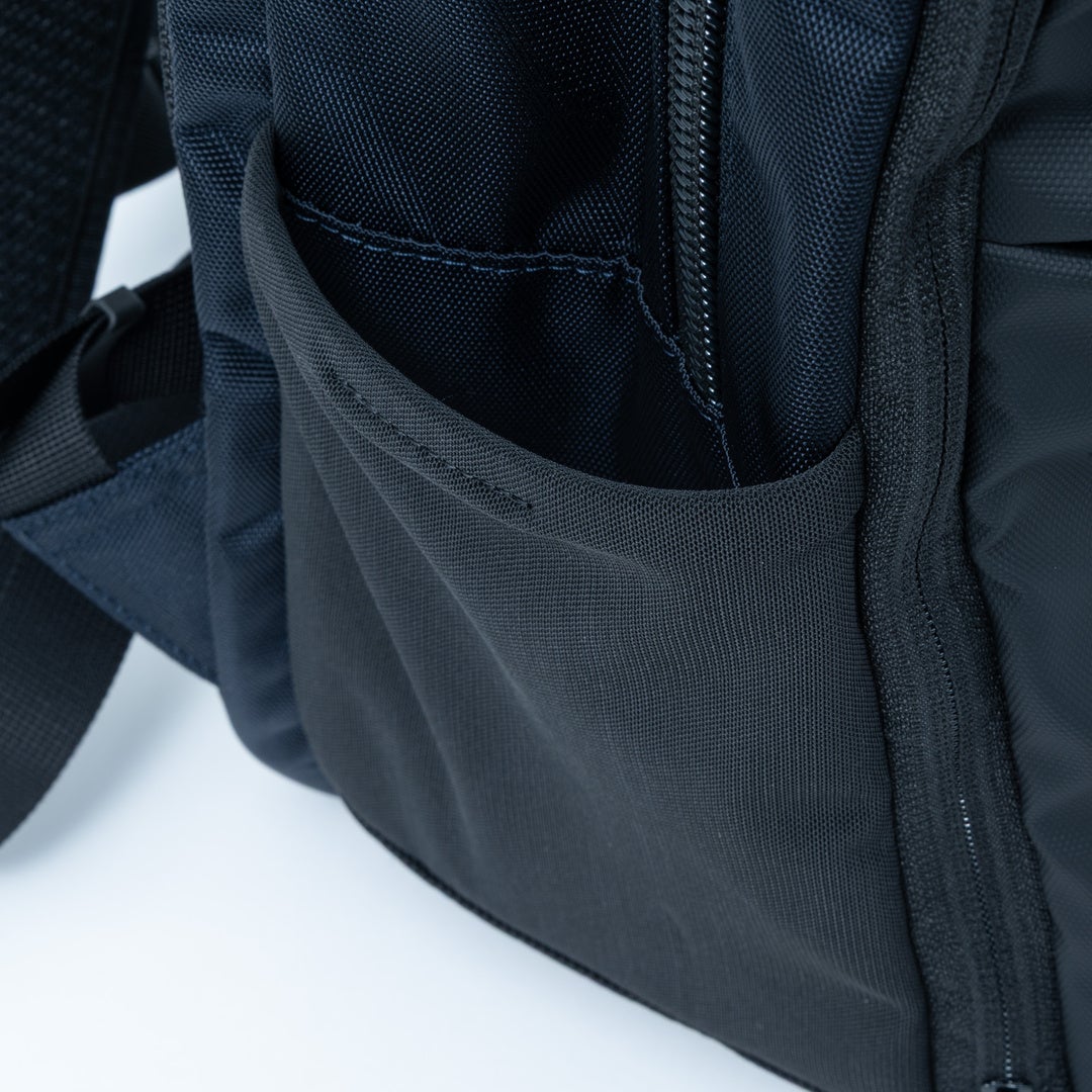 BEAMS DESIGN ABILITY バックパック【BMMH4CR7】 ネイビー