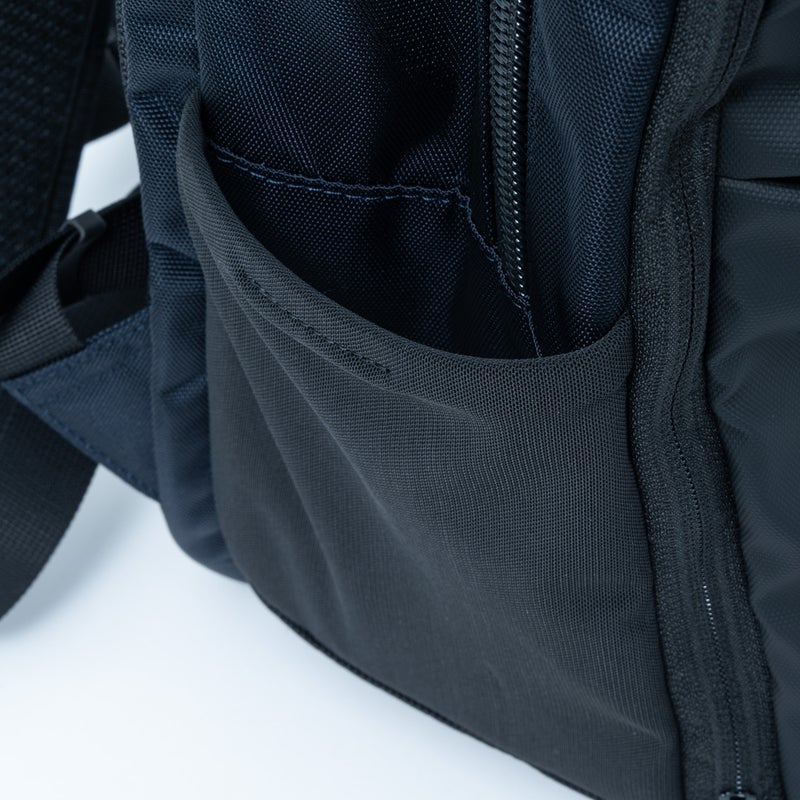 BEAMS DESIGN ABILITY バックパック【BMMH4CR7】 ネイビー