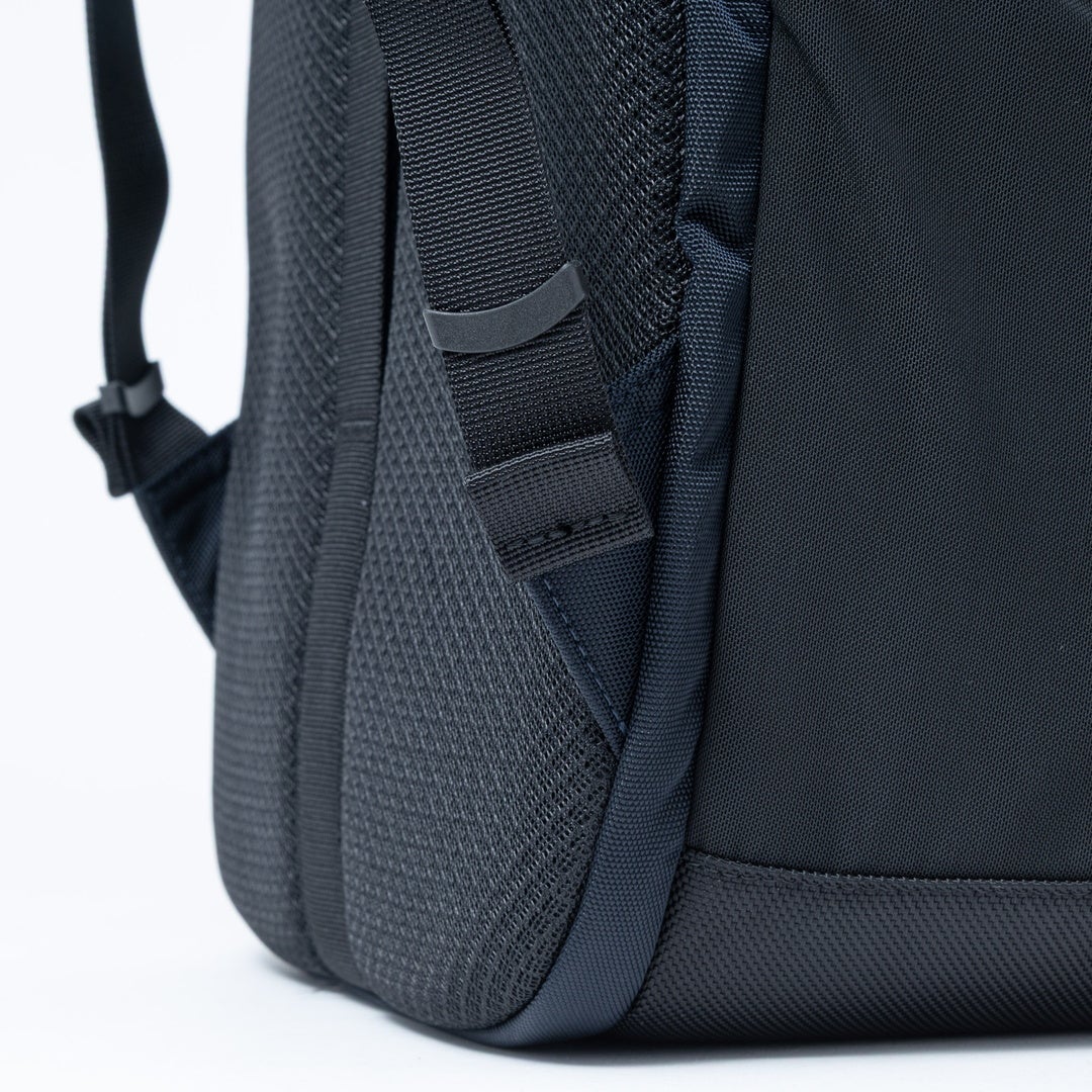BEAMS DESIGN ABILITY バックパック【BMMH4CR7】 ネイビー