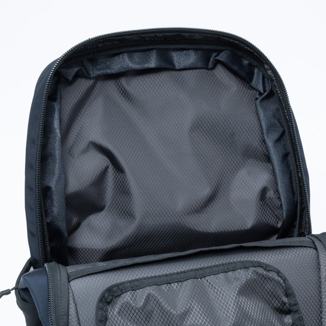 BEAMS DESIGN ABILITY バックパック【BMMH4CR7】 ネイビー