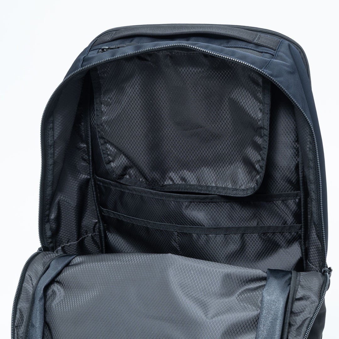 BEAMS DESIGN ABILITY バックパック【BMMH4CR8】 ネイビー