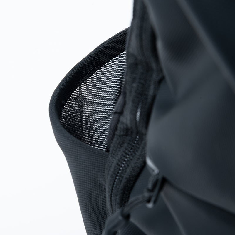BEAMS DESIGN ABILITY バックパック【BMMH4CR8】 ブラック